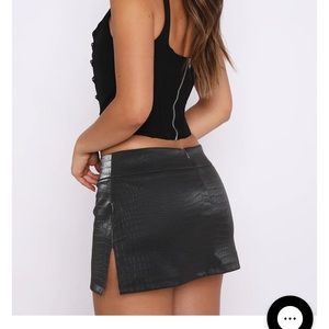 NWT a White Fox Boutique skirt size medium